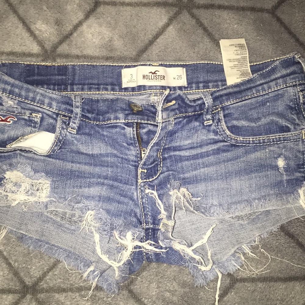 Hollister shorts size 3 !